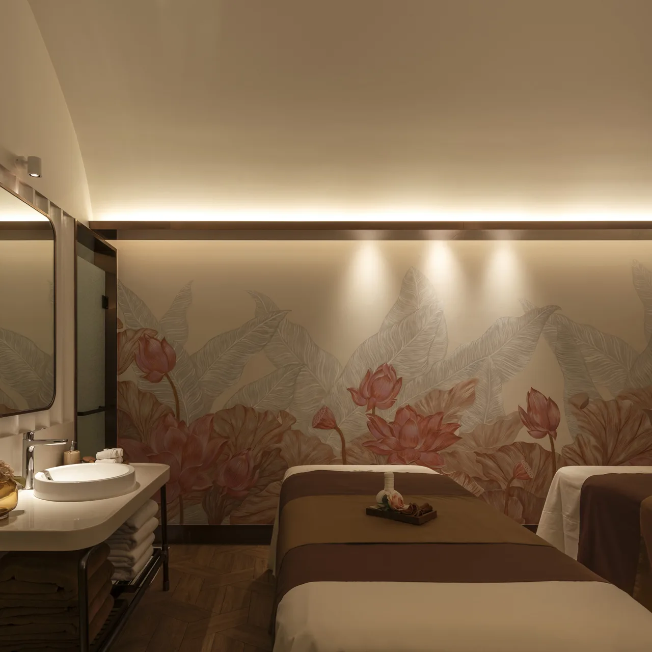 Treatment room with daybed, Level 37 Spa, Eastin Grand Hotel Phayathai