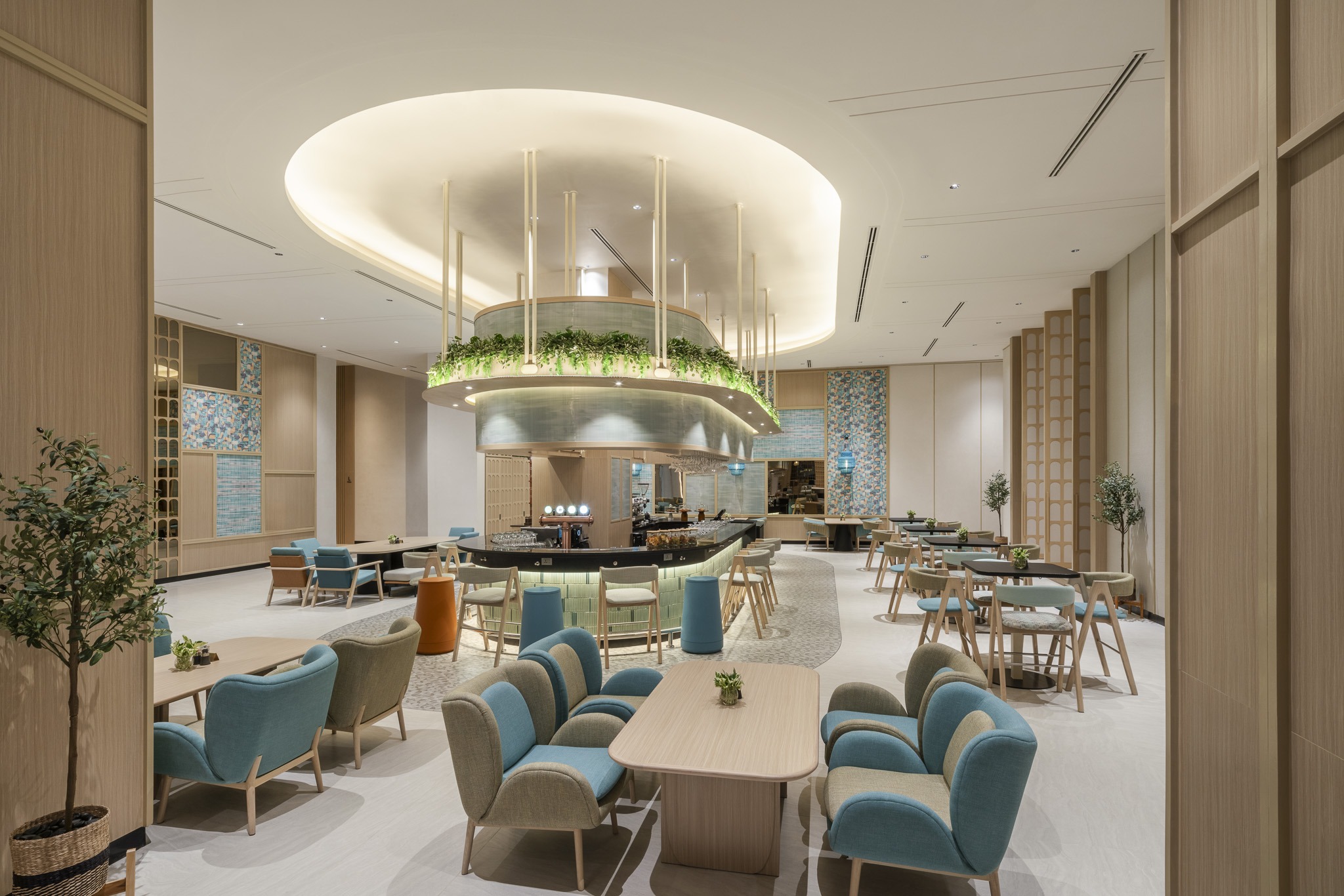 Brew & Bar interior at Holiday Inn Pattaya, Thailand